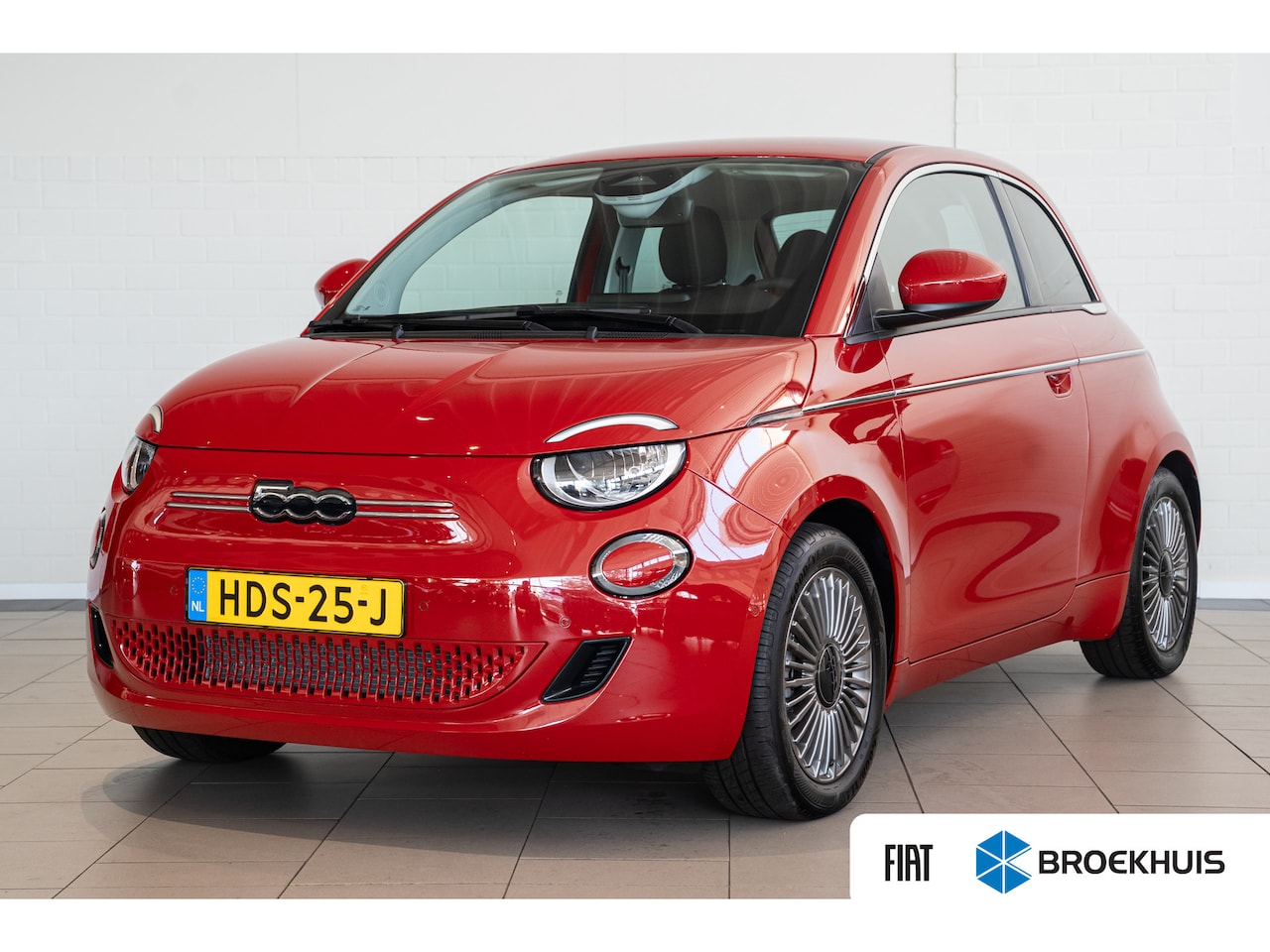 Fiat 500 - Urban 42 kWh | Camera | Stoel en Stuurverwarming | Apple Carplay & Android Auto | Parkeers - AutoWereld.nl