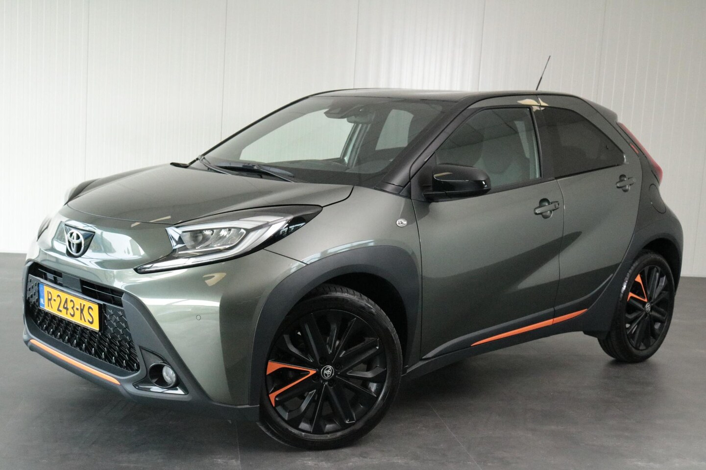 Toyota Corolla Touring Sports - Hybrid 140 Dynamic Parkeersensoren, Stoelverwarming , NAVI. - AutoWereld.nl