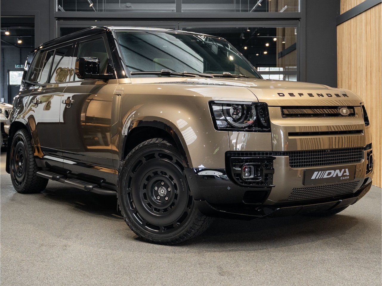 Land Rover Defender 110 - HERITAGE P300e X-Dynamic HSE Pano 2.0 P300e HERITAGE 110 X-Dynamic HSE Stoelventilatie 6-p - AutoWereld.nl