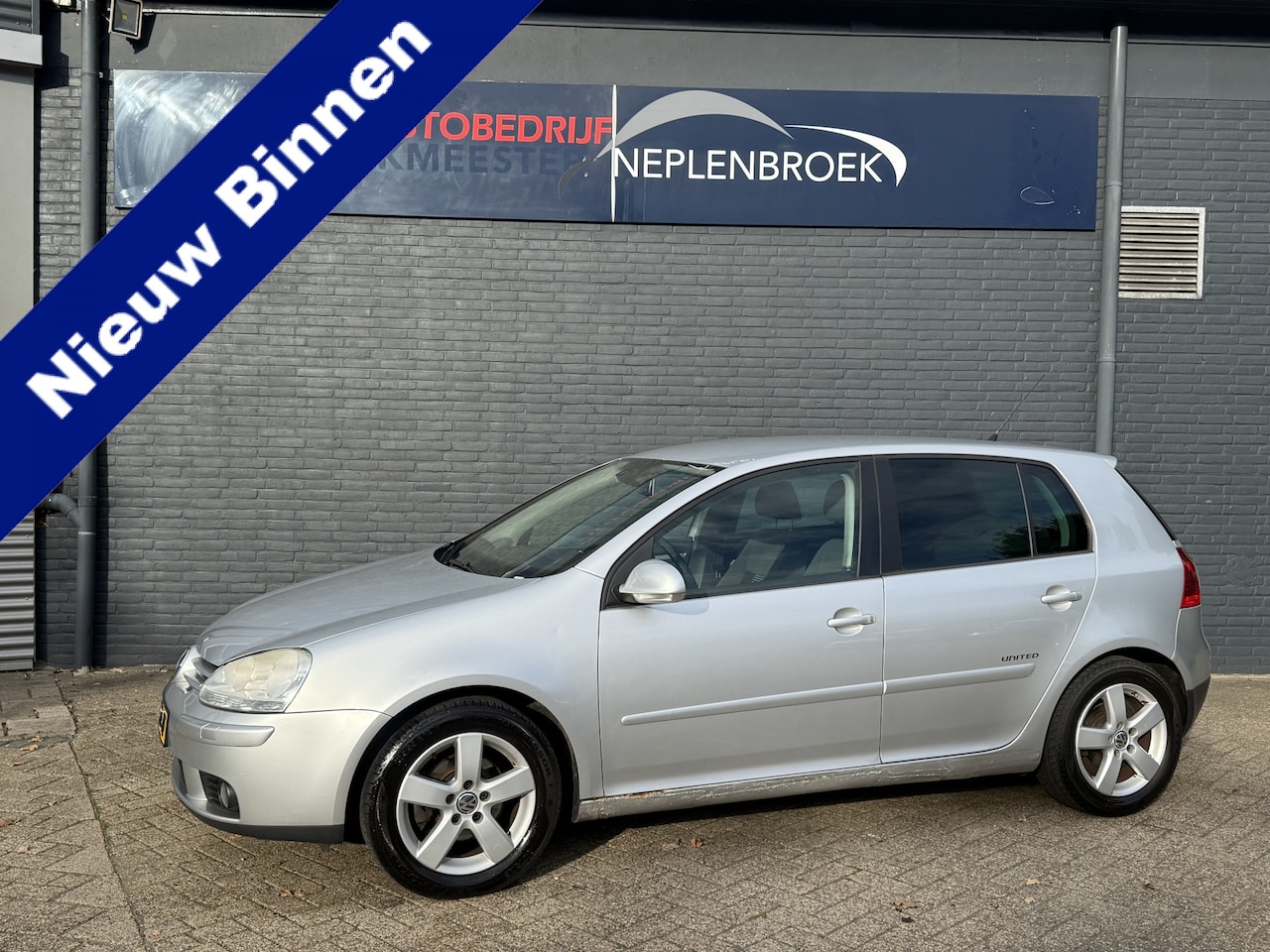 Volkswagen Golf - 1.6 Trendline Bj 2008 Pdc-Airco-Cv-Cruise - AutoWereld.nl