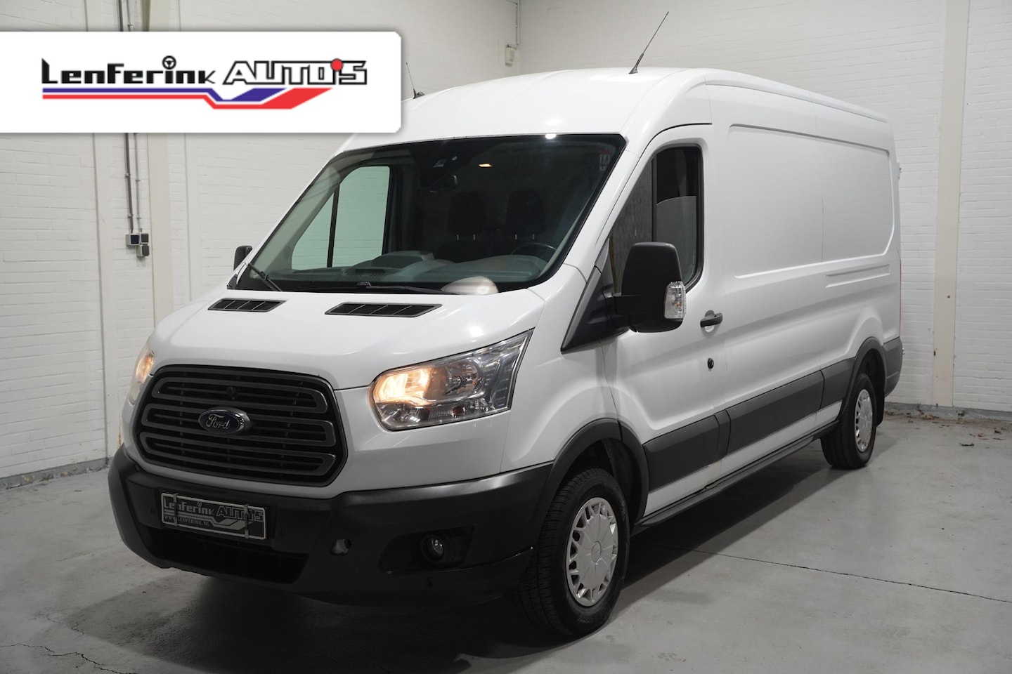 Ford Transit - 2.2 TDCI 125 pk L3H2 Trend Airco, APK 07-2026 Navi, Cruise Control, 3-Zits - AutoWereld.nl