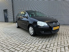 Volkswagen Polo - 1.4-16V Sportline