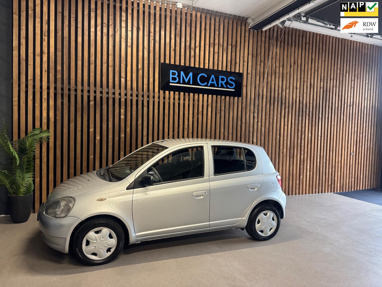 Toyota Yaris - 1.3-16V VVT-i Sol 1.3-16V VVT-i Sol AUTOMAAT, Airco - AutoWereld.nl