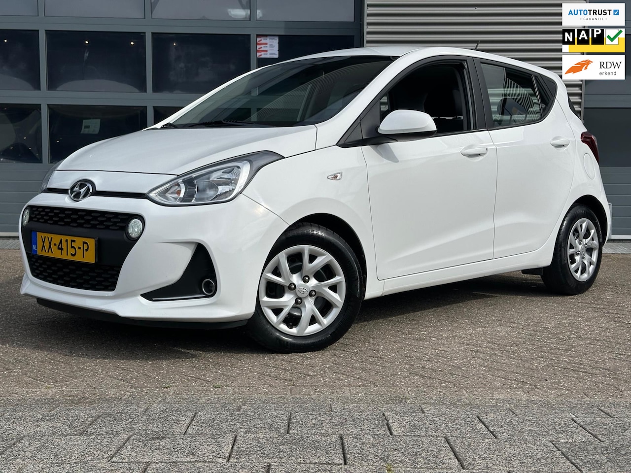 Hyundai i10 - 1.0i Comfort | NAVI | CarPlay | CRUISECR | PDC - AutoWereld.nl
