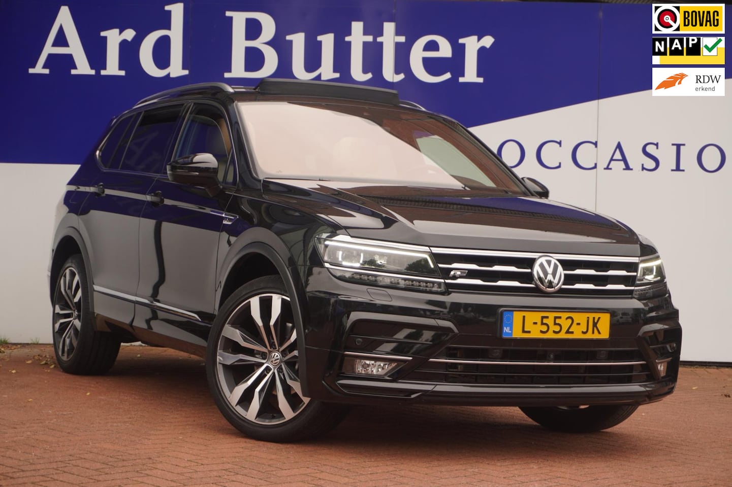 Volkswagen Tiguan Allspace - 1.5 TSI Highline Business R+Volleder+Pano-dak+vitrual+Led+stoel-verw+20"Lmv+trekhaak+360 c - AutoWereld.nl