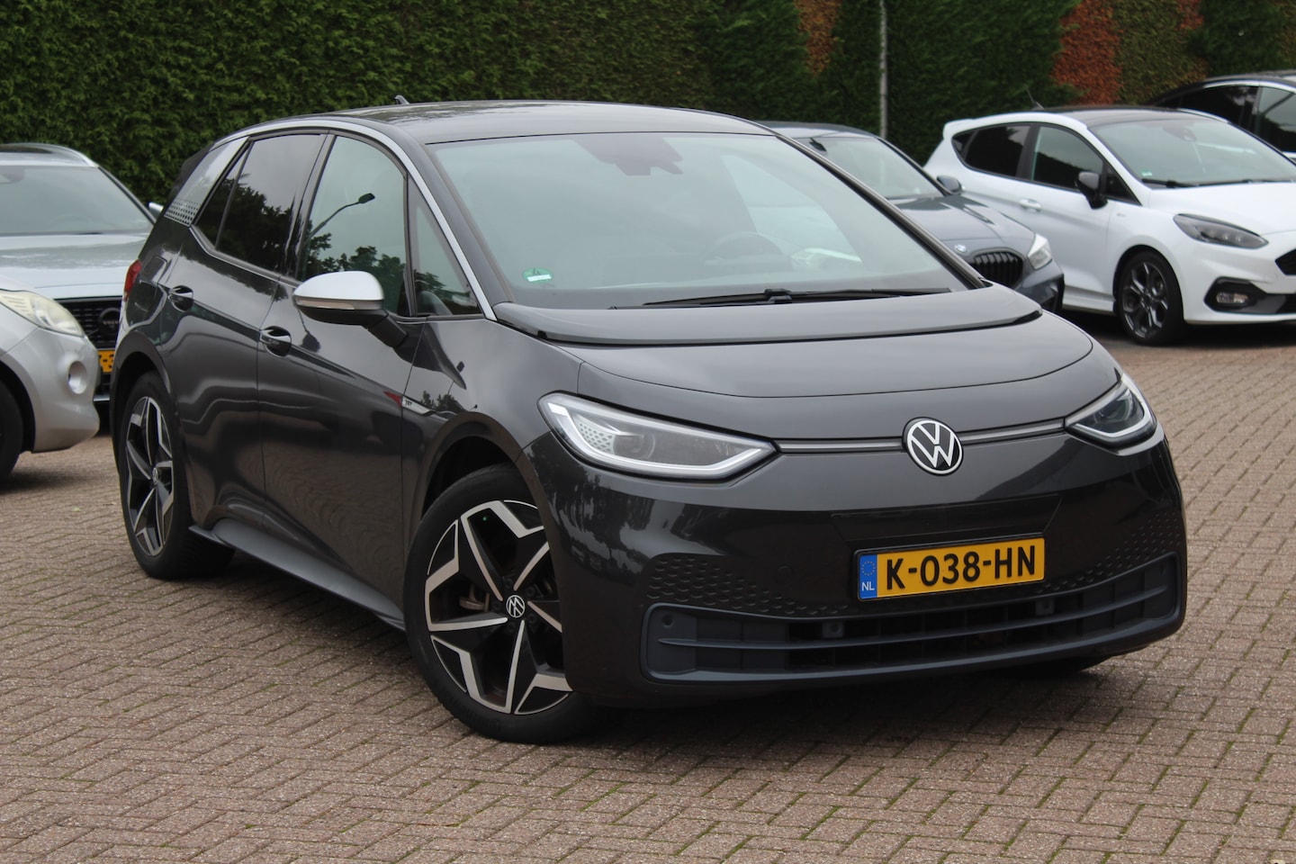 Volkswagen ID.3 - First Plus 58 kWh / SoH 93% / Camera / Keyless / Matrix LED / Interieurvoorverwarming / 19 - AutoWereld.nl