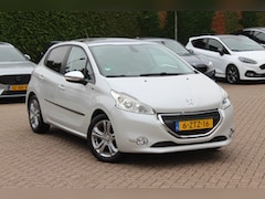 Peugeot 208 - 1.2 PureTech Style Pack Plus / Nieuw distr.riem / Trekhaak / Panoramadak / Navigatie / Par