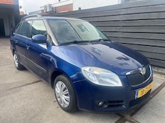 Skoda Fabia Combi - 1.4-16V Ambiente AIRCO/NAP/TREKHAAK/NIEUWE APK