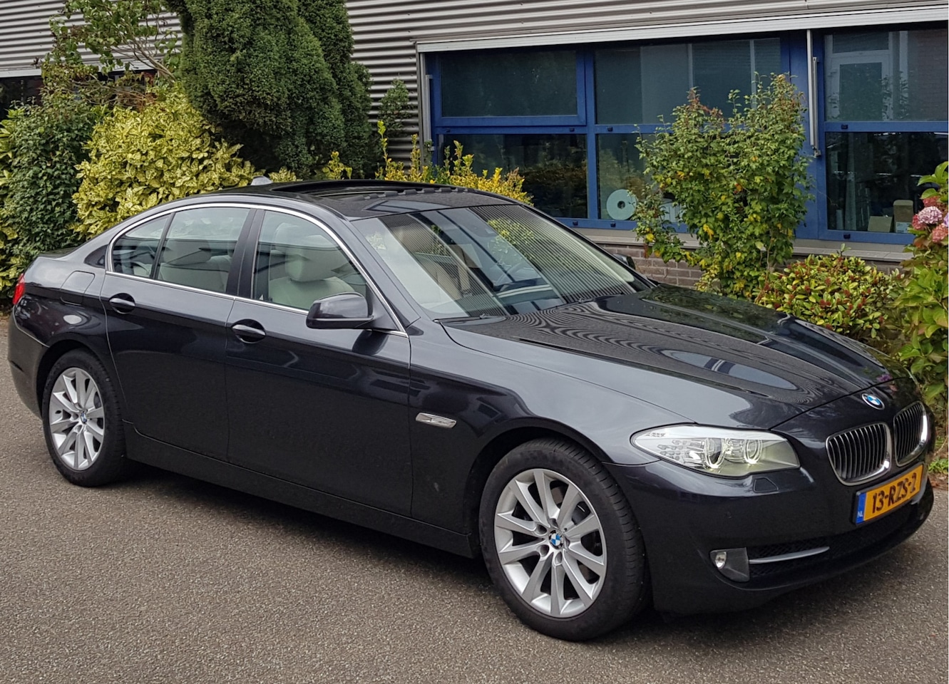 BMW 5-serie - 523i Aut Leder Dak Navi Trekhaak 18"Vlg - AutoWereld.nl