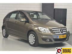Mercedes-Benz B-klasse - 180 Business Class // AUTOMAAT // 144.000 km // AIRCO // CRUISE // PDC VOOR &ACHTER //
