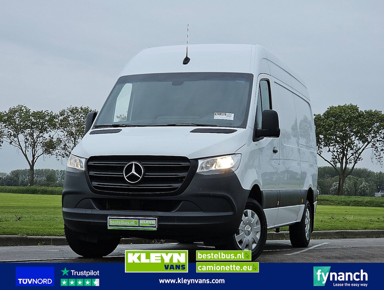 Mercedes-Benz Sprinter - 317 L2H2 Navi RWD - AutoWereld.nl