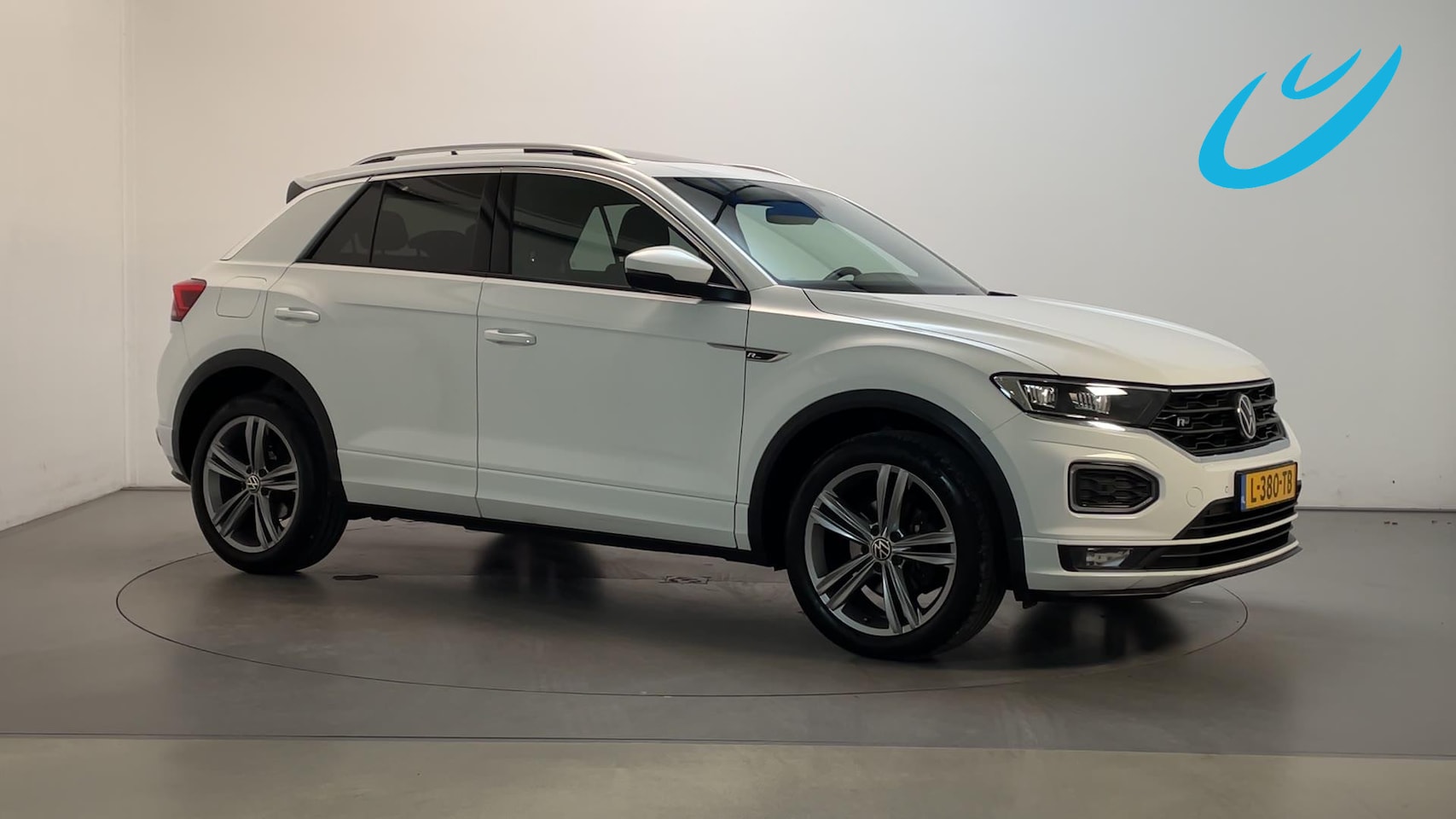 Volkswagen T-Roc - 1.5 TSI 150pk DSG Sport Business R R-Line Panoramadak Camera Navigatie Stoelverwarming - AutoWereld.nl