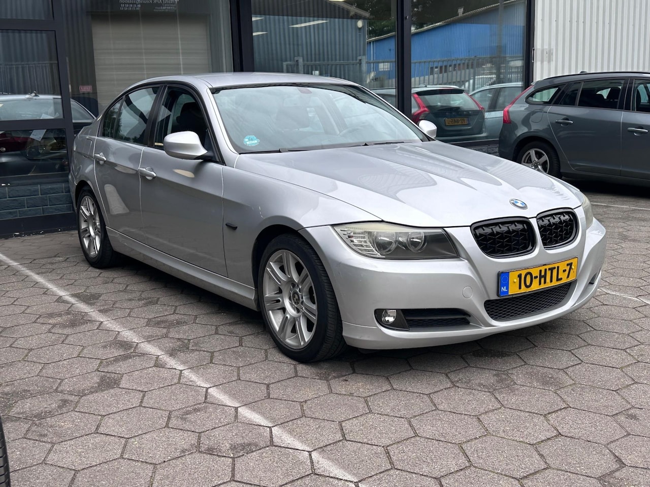 BMW 3-serie - 318i Business Line/Airco/Navigatie/ - AutoWereld.nl