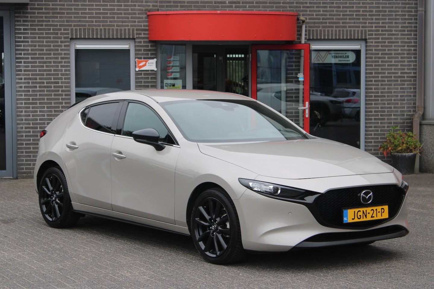 Mazda 3 - 2.0 e-SkyActiv-G M Hybrid 150 Homura Led/Adaptive/Dealer onderhoud!! - AutoWereld.nl