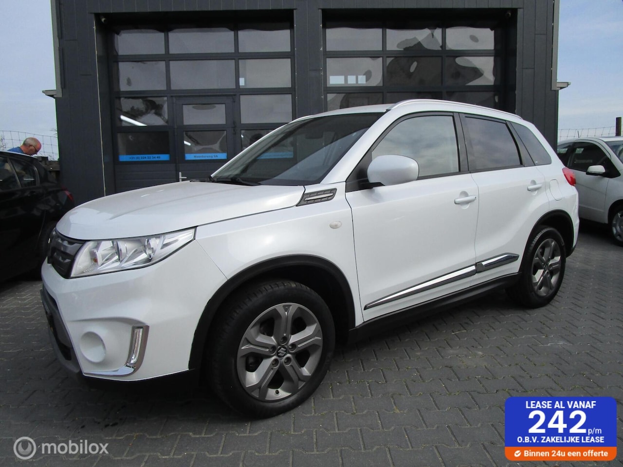 Suzuki Vitara - 1.6 Exclusive 78dkm Airco Cruise Trekhaak Navi - AutoWereld.nl