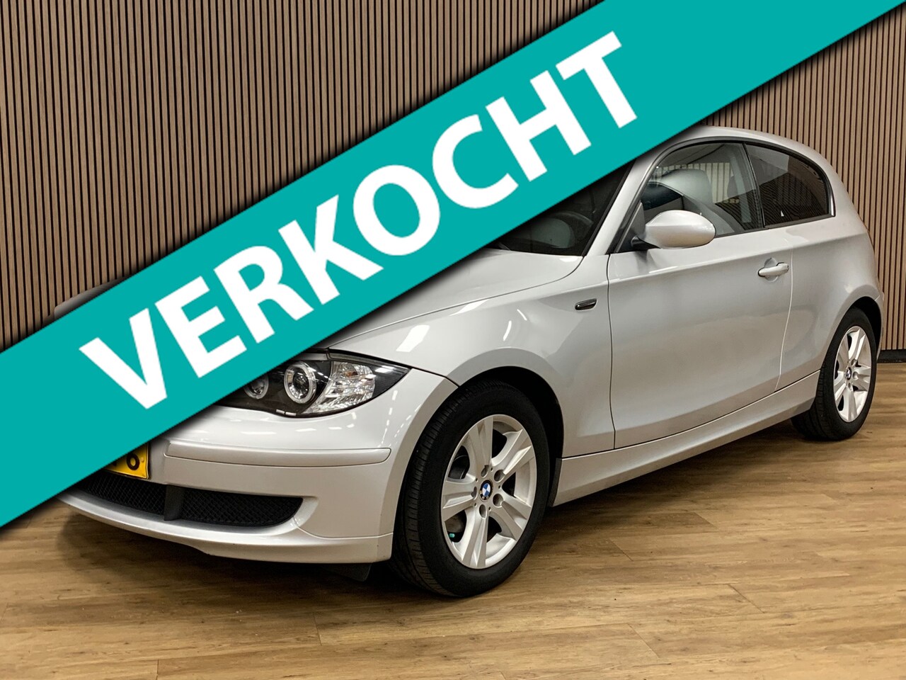 BMW 1-serie - 116i Introduction|Navigatie|Airco| - AutoWereld.nl