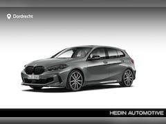 BMW 1-serie - M135i xDrive | 19" | Panorama | Harman Kardon | Camera | Leder | Head-Up | El. Stoelen met