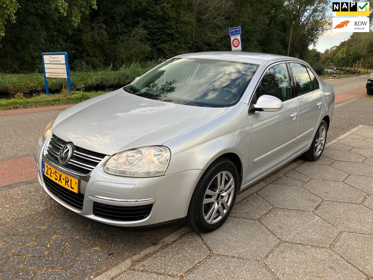 Volkswagen Jetta - 2.0 FSI Comfortline 2.0 FSI Comfortline - AutoWereld.nl