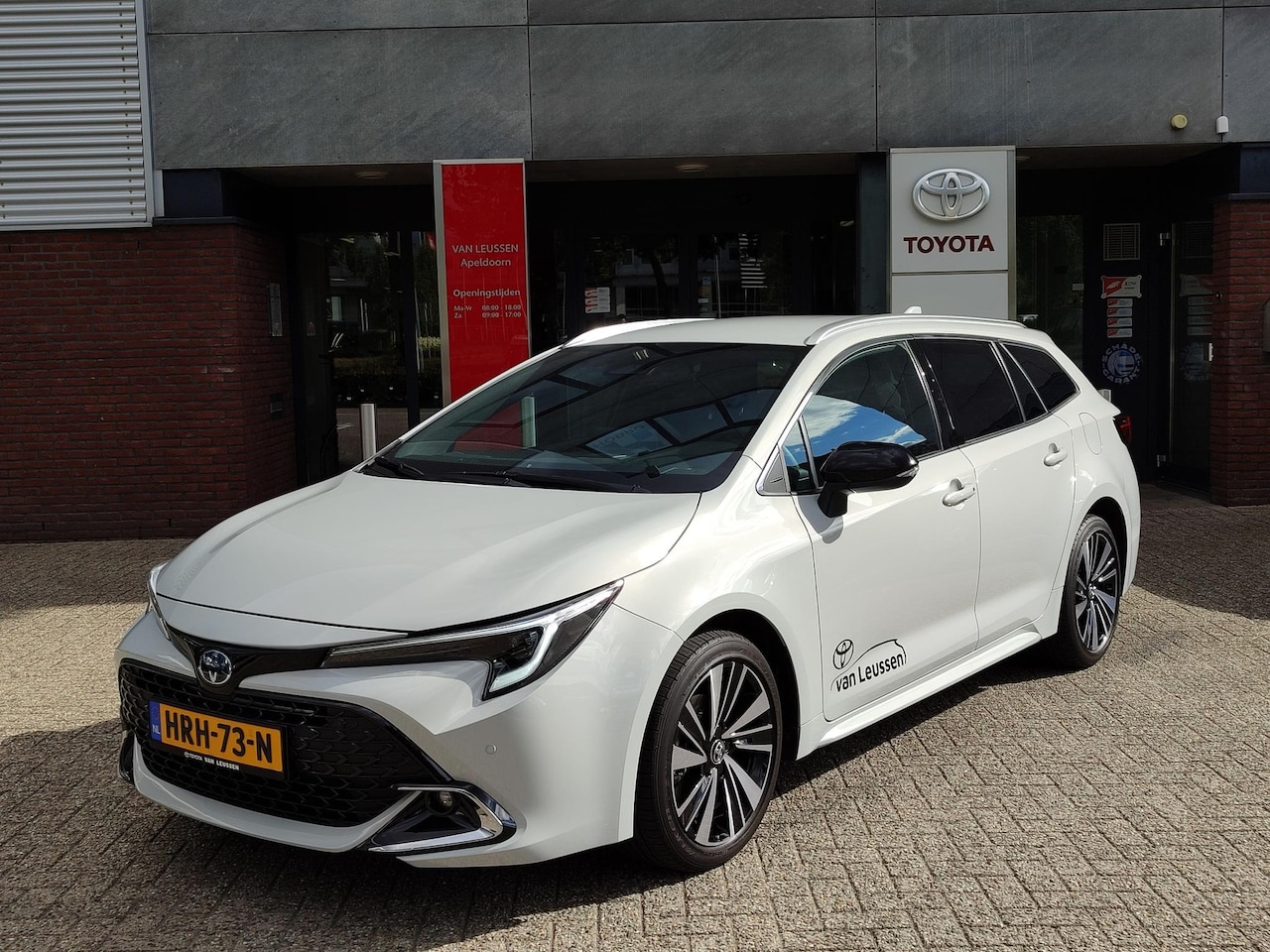 Toyota Corolla Touring Sports - Hybrid 140 DYNAMIC STOELVERW 17'' LM-VELGEN PARK-SENSOREN PRIVACY GLASS KEYLESS CLIMA CAME - AutoWereld.nl