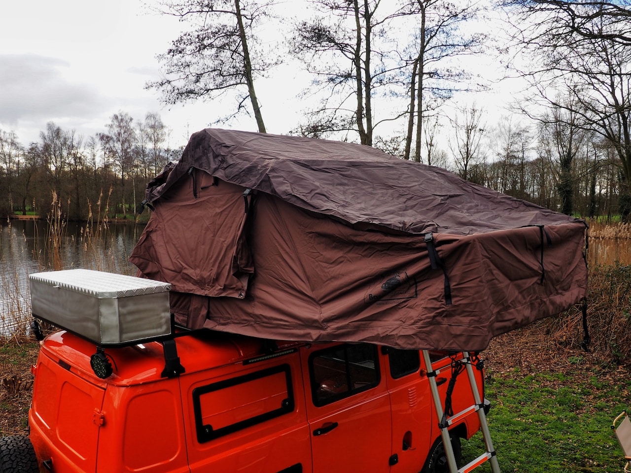 UAZ Bukhanka - Expedition 4x4 VOLLEDIG OFF GRID UITGERUST GRIJS KENTEKEN