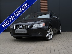 Volvo V70 - 2.5T Automaat Summum Nw Model Airco Cr-control Schuifdak Youngtimer