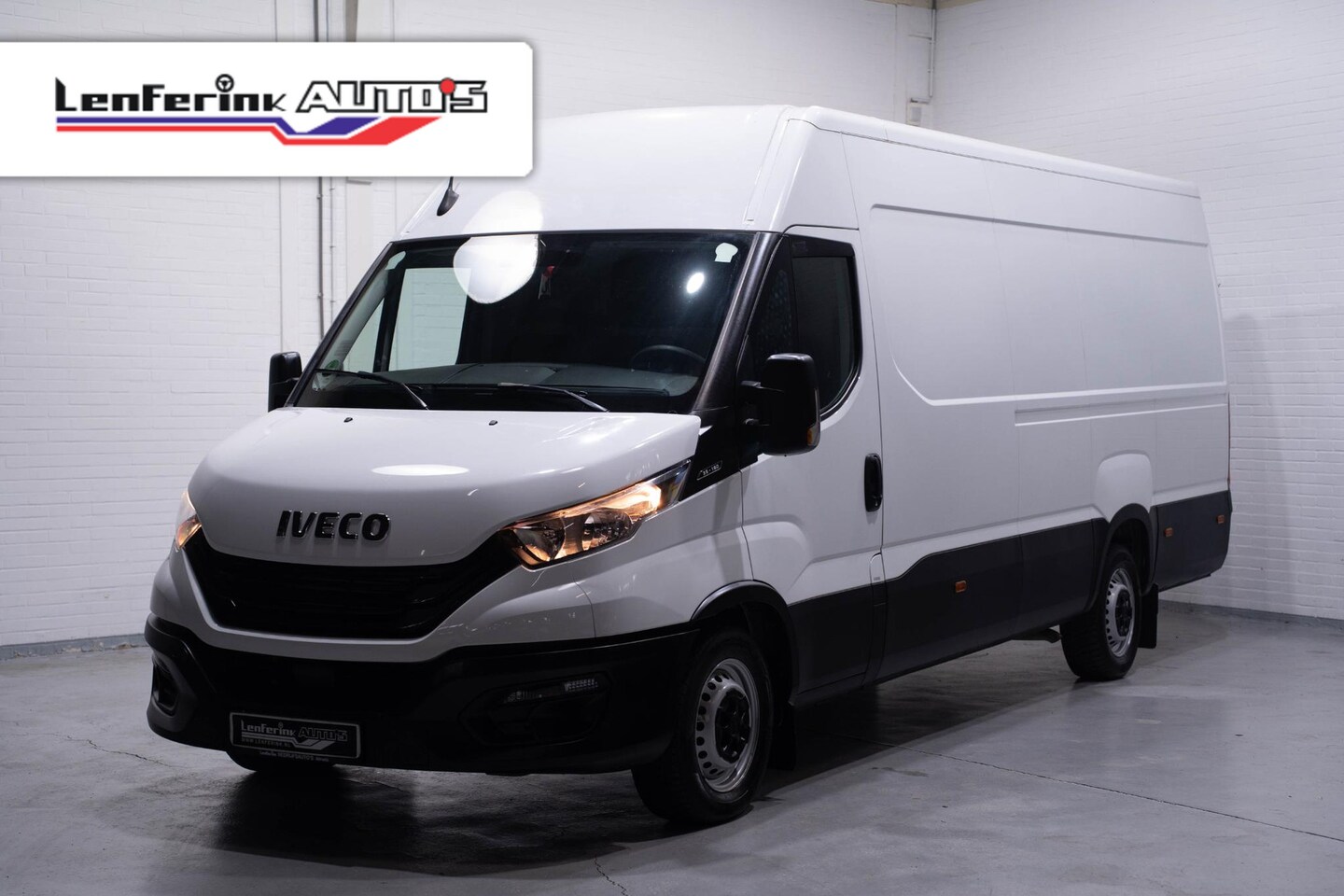 Iveco Daily - 35S16 160 pk L4H2 Jumbo / XXL Airco ECC Laadruimte Pakket, PDC achter, 3-Zits - AutoWereld.nl