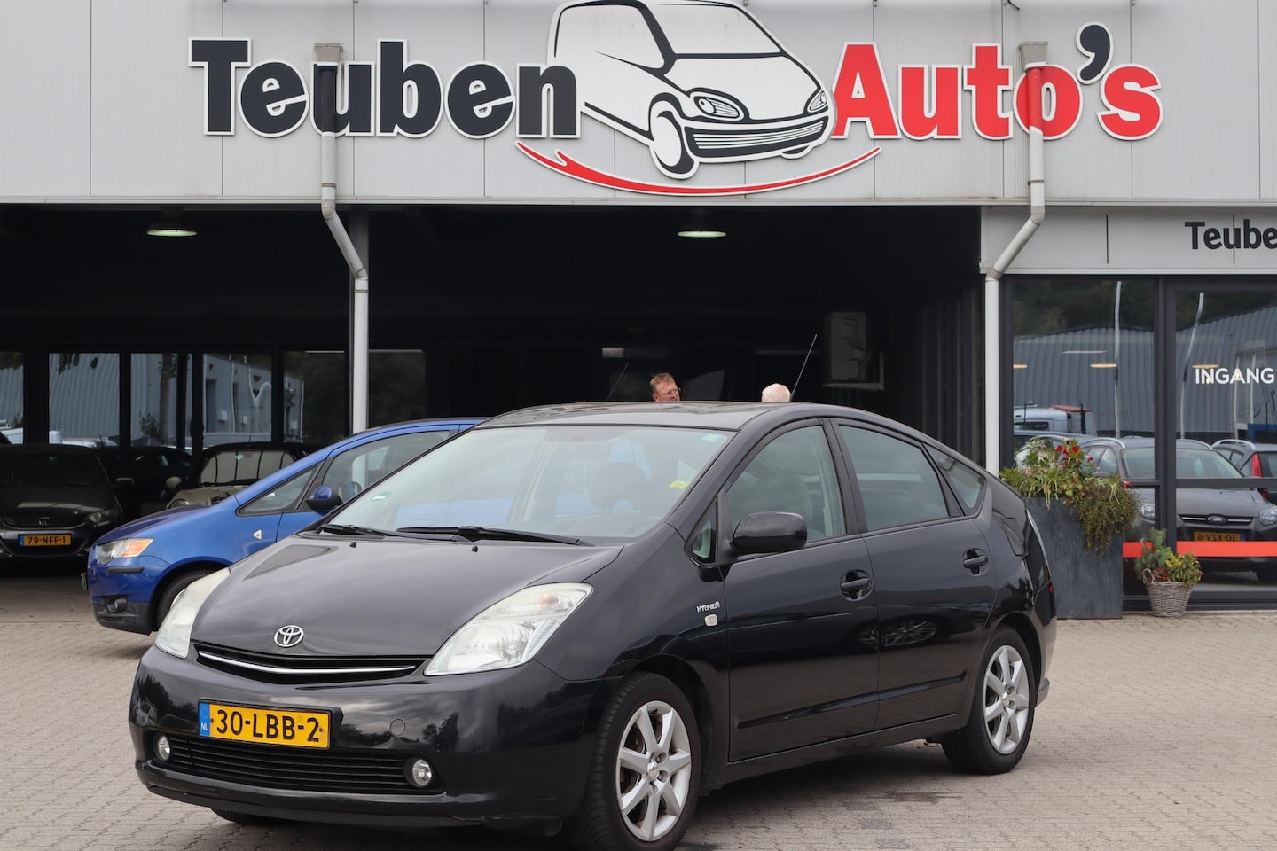 Toyota Prius - 1.5 VVT-i Tech Edition Navigatie, Camera, Climate control, Elektrische ramen - AutoWereld.nl