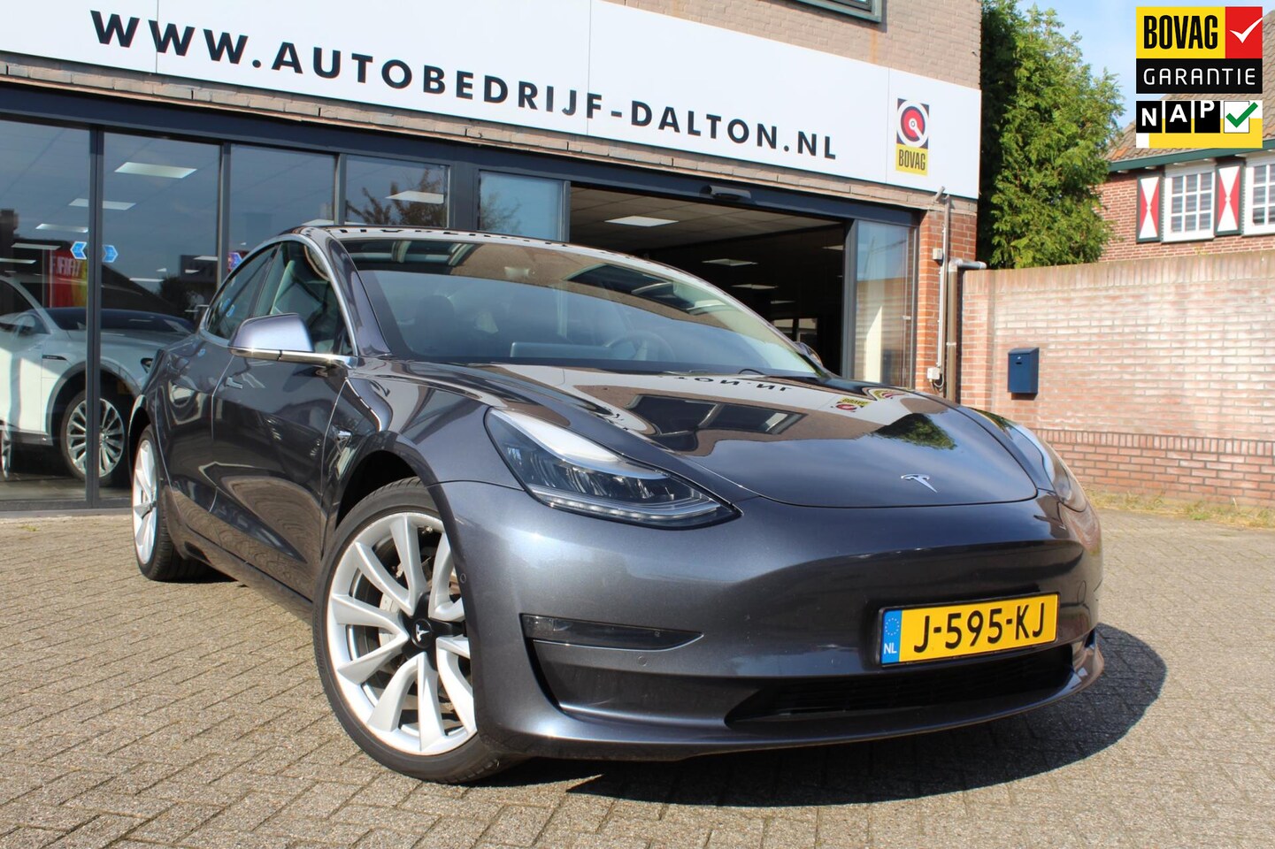 Tesla Model 3 - Long Range RWD Long Range AWD 75 kWh TREKHAAK / 19 "LMV / SOH 93,7 % / 1e EIG / AUTOPILOT/ LEER / PANODAK - AutoWereld.nl