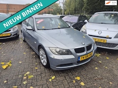 BMW 3-serie - 320i Dynamic Executive ZO INGERUILD DUS ZO WEG PRIJSJE