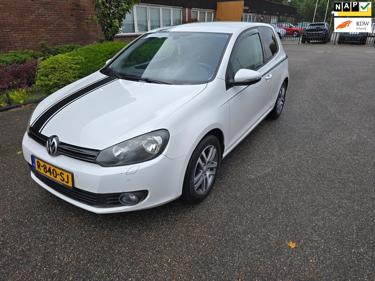 Volkswagen Golf - 1.6 Trendline Airco Navi Stoelverwarming - AutoWereld.nl