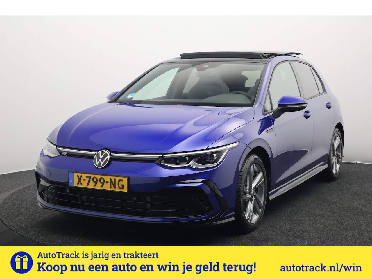 Volkswagen Golf - 1.5 eTSI R-Line Business | Panoramadak | 3x R-Line | Wegklapbare Trekhaak - AutoWereld.nl