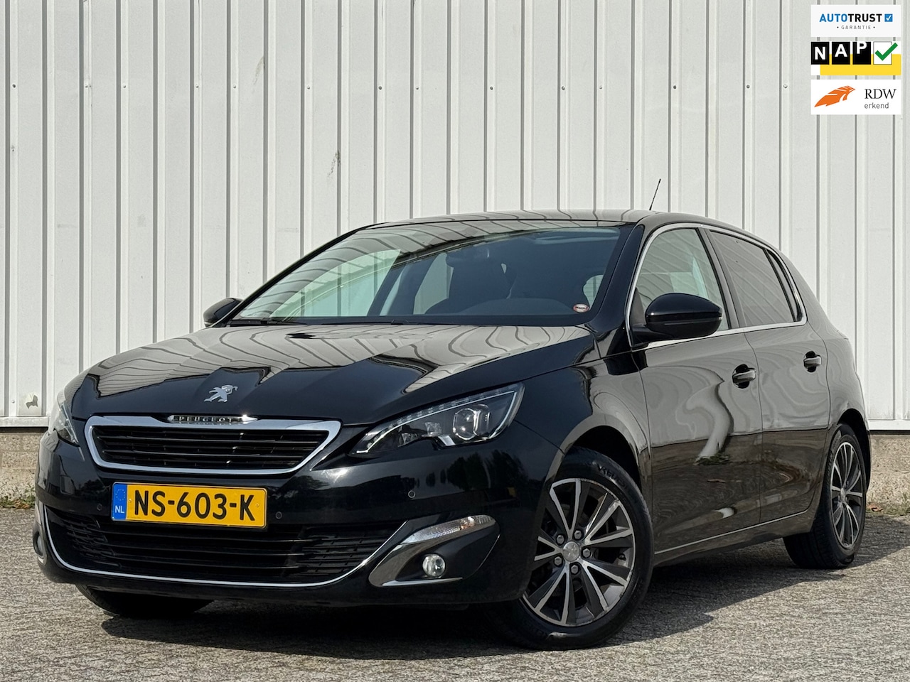 Peugeot 308 - 1.2 PureTech Allure D-RiemVV,Trekhaak,Climate,Cruise,Navi,Pano,PDC,DealerOnderhouden,Apk t - AutoWereld.nl