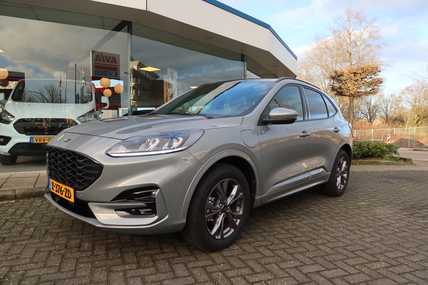 Ford Kuga - 2.5 PHEV ST-Line 10dkm! I PANORAMADAK I ALL-SEASON - AutoWereld.nl