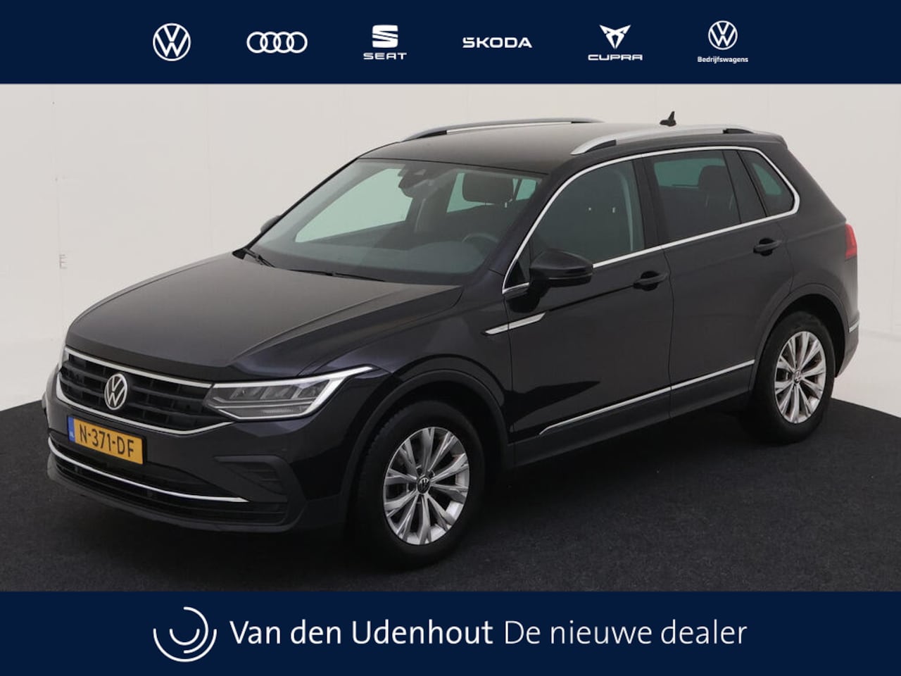 Volkswagen Tiguan - 1.5 TSI Life Business | Trekhaak | Navigatie | - AutoWereld.nl