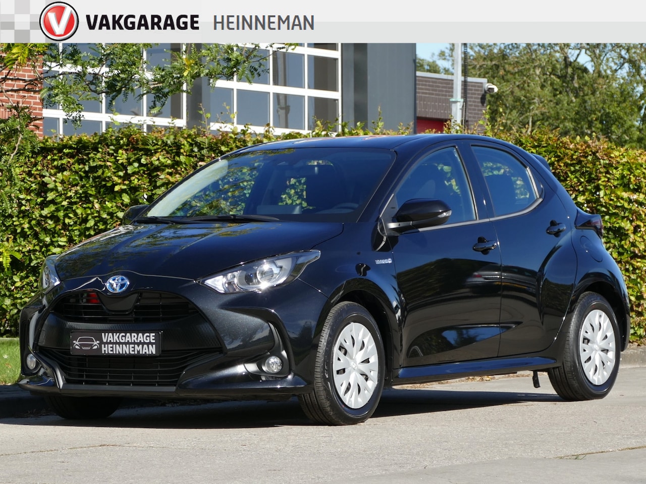 Toyota Yaris - 1.5 Hybrid Active AUTOMAAT | achteruitrijcamera | navigatie - AutoWereld.nl