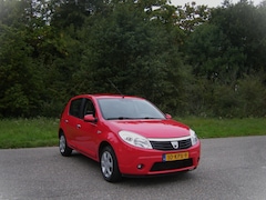 Dacia Sandero - 1.6 Lauréate . 5 Drs . Airco . Elec ramen . weinig kilometrs . enz