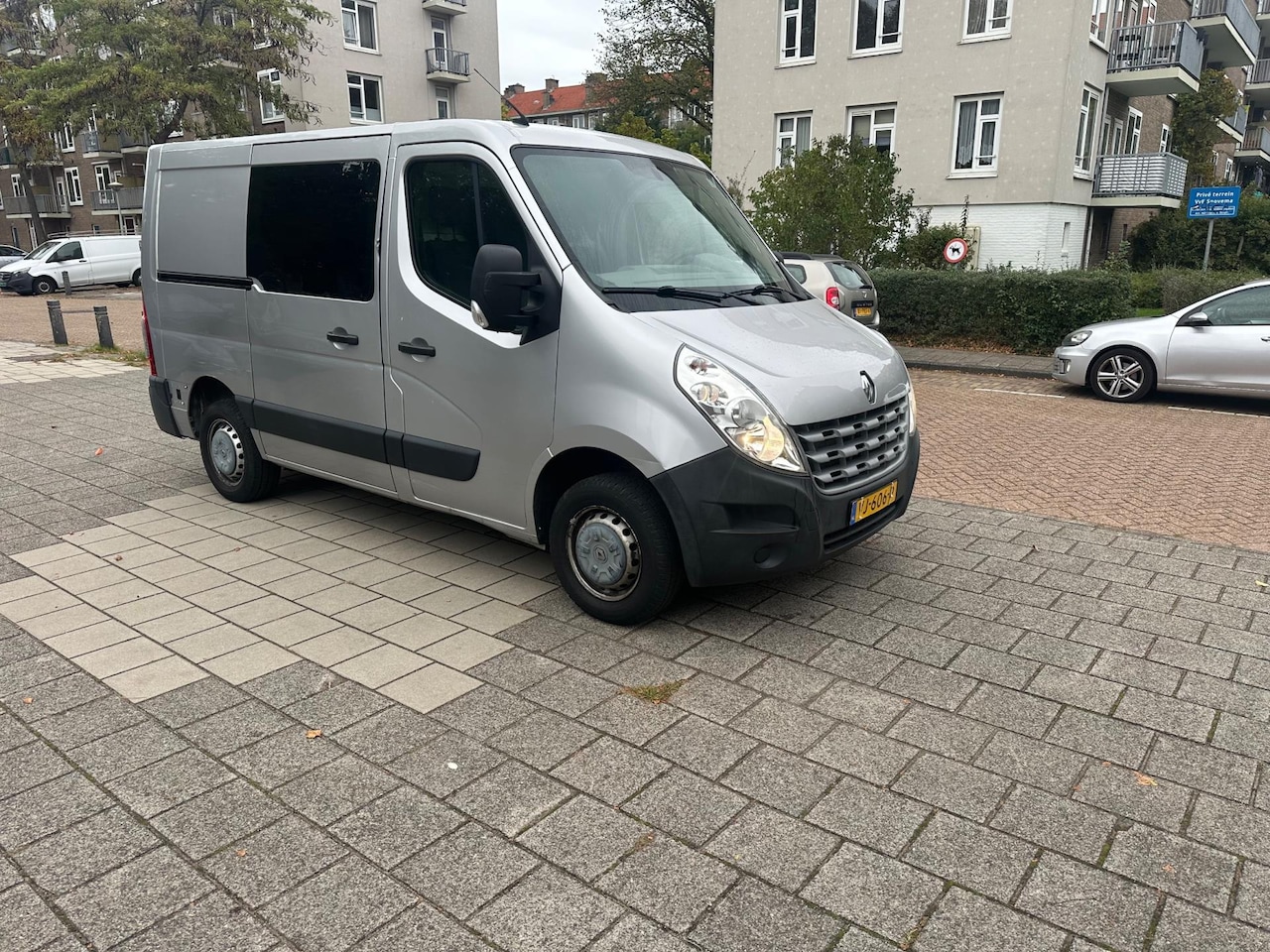 Renault Master - T33 2.3 dCi 92kw Eco 3pers Airco Cruise - AutoWereld.nl