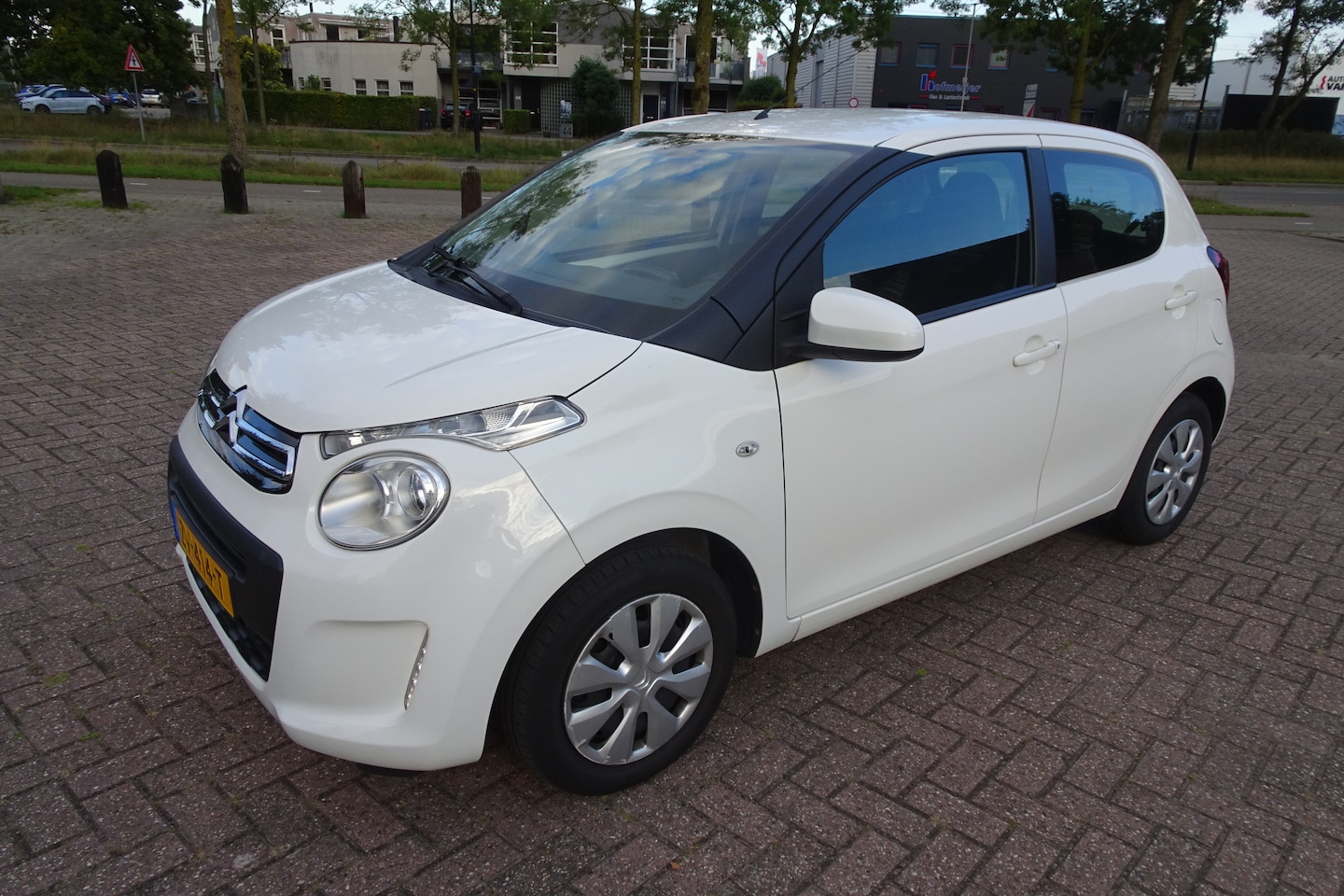 Citroën C1 - 1.0 VTi Feel 5 Drs * 72pk * Stb. * AIRCO * Radio / Tel. * LED - AutoWereld.nl