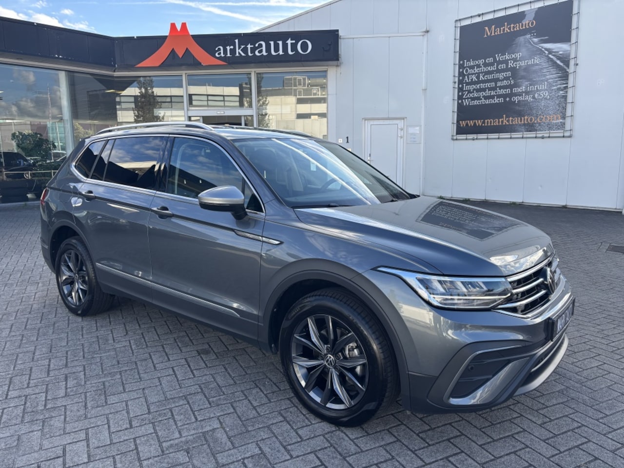 Volkswagen Tiguan Allspace - 1.5 TSI Comfl. Business Trekhaak Massage 7pers! - AutoWereld.nl