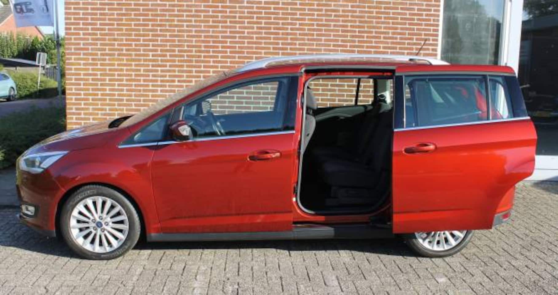 Ford Grand C-Max - 1.0 EcoBoost 125pk Titanium