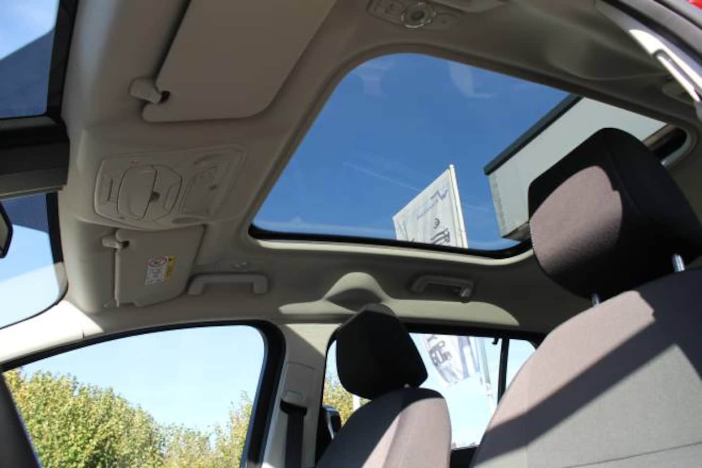 Ford Grand C-Max - 1.0 EcoBoost 125pk Titanium