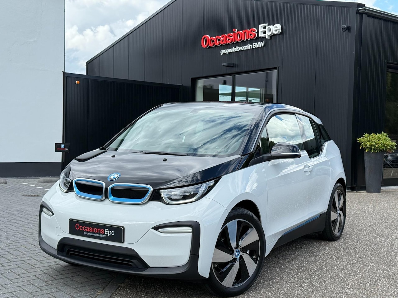 BMW i3 - Basis 120Ah 42 kWh Capparis Weiss 91% SOH - AutoWereld.nl