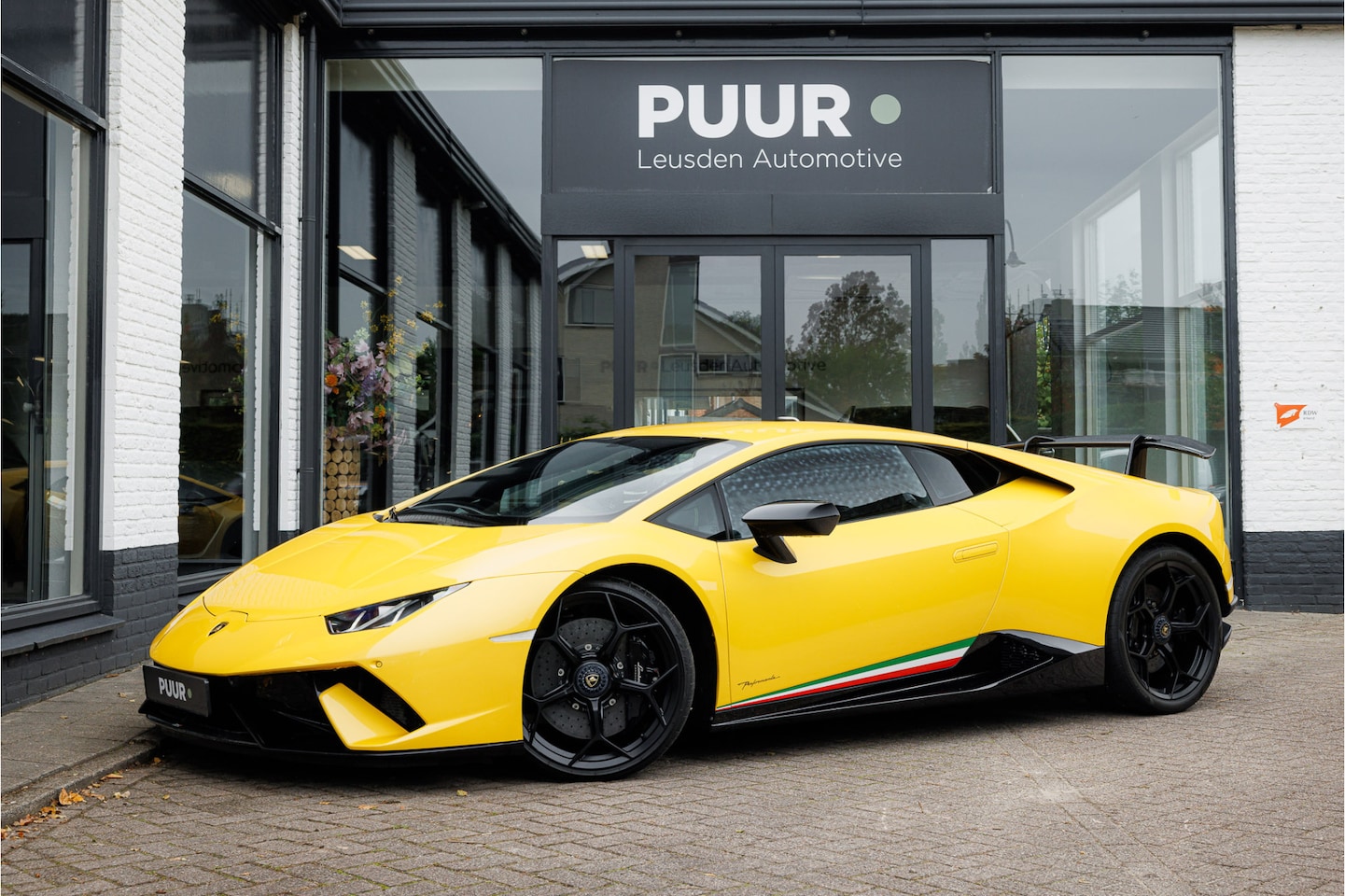 Lamborghini Huracán - 5.2 V10 Performante Giallo Inti - Lift - Comfort Seats - AutoWereld.nl