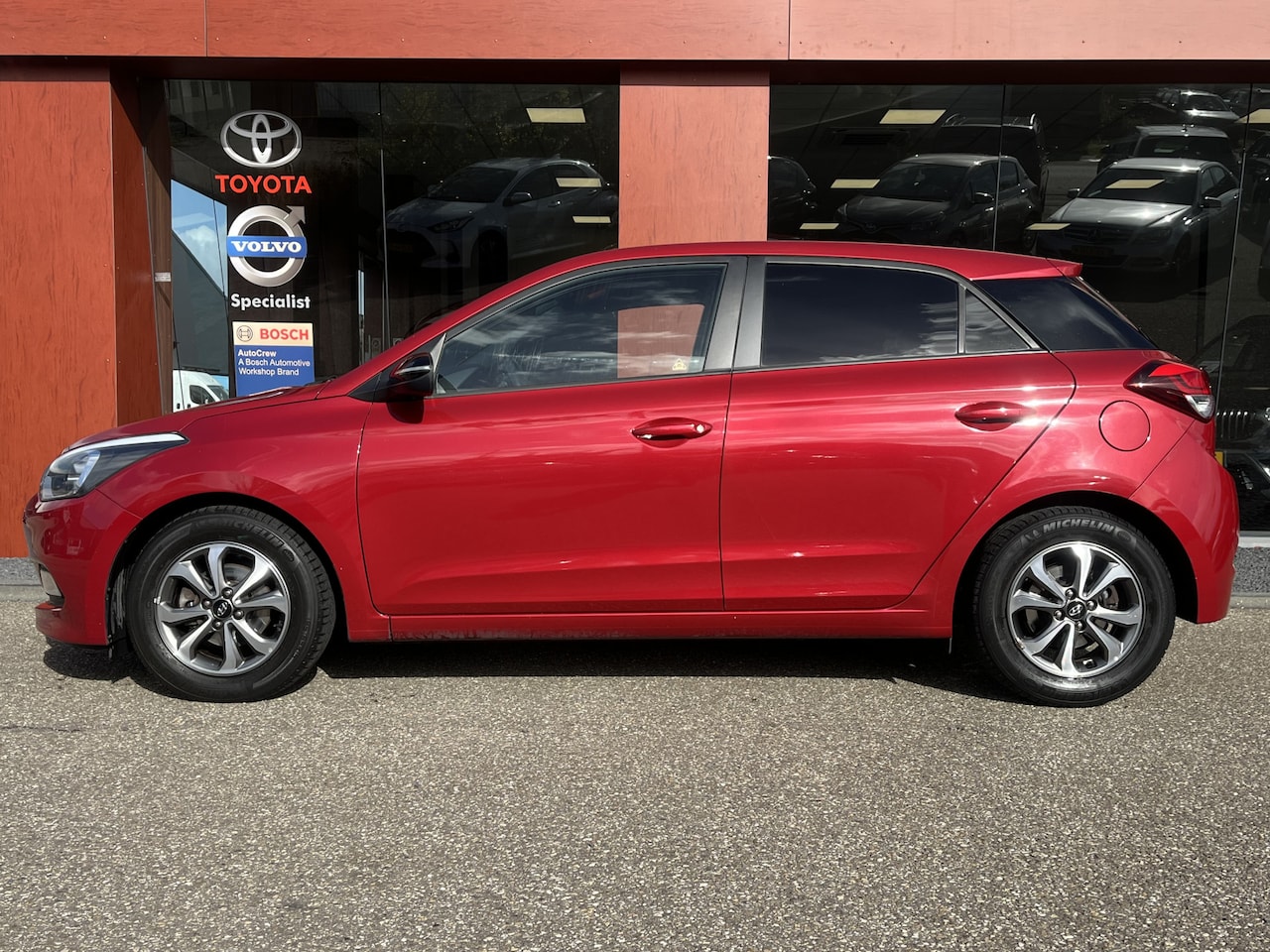 Hyundai i20 - 1.2 HP i-Motion Premium | Stuur/Stoelverw. | Radio | Airco - AutoWereld.nl
