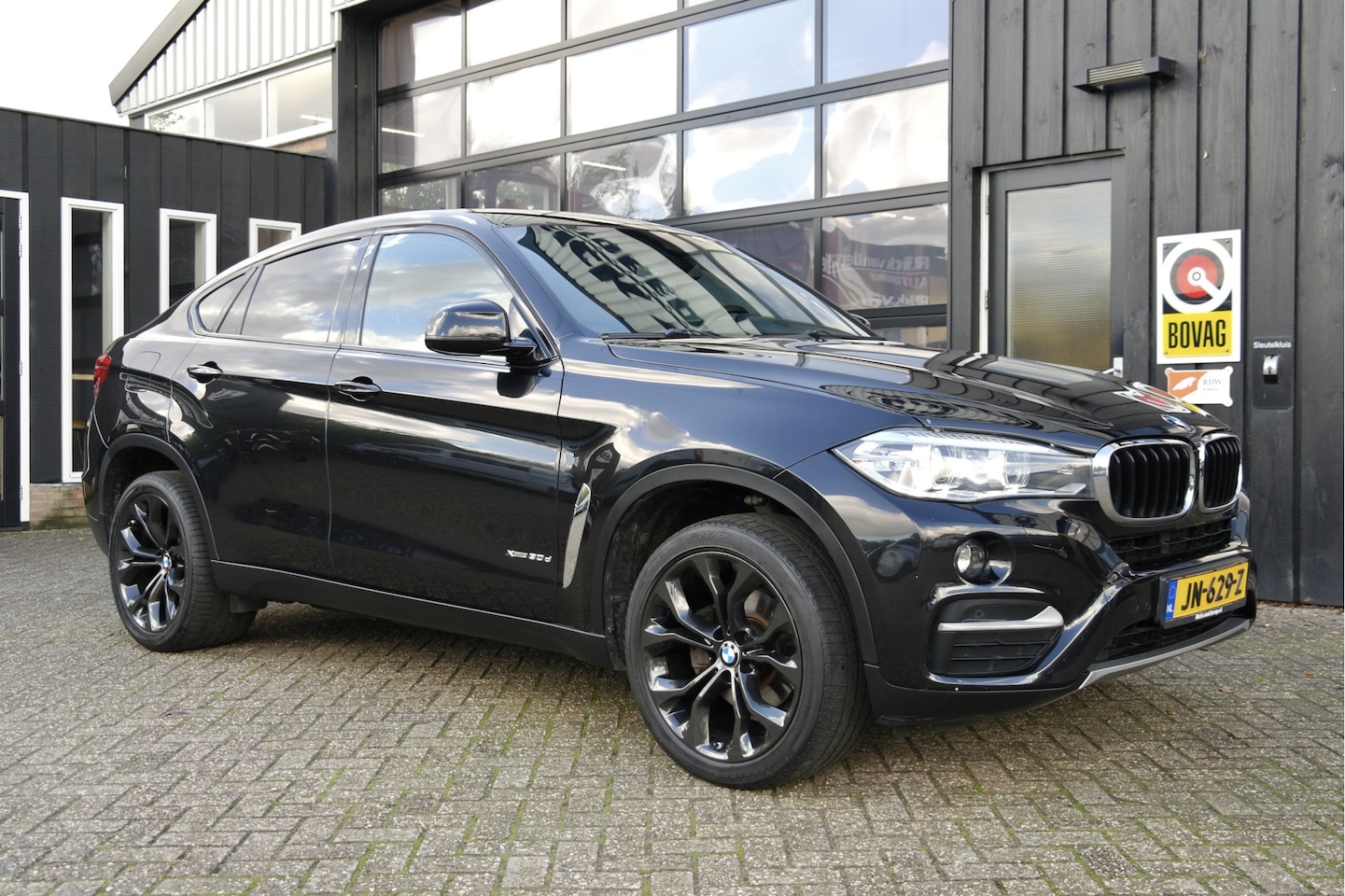 BMW X6 - xDrive30d High Executive | Head-Up | Leder | Camera | Schuifdak | Keyless - AutoWereld.nl