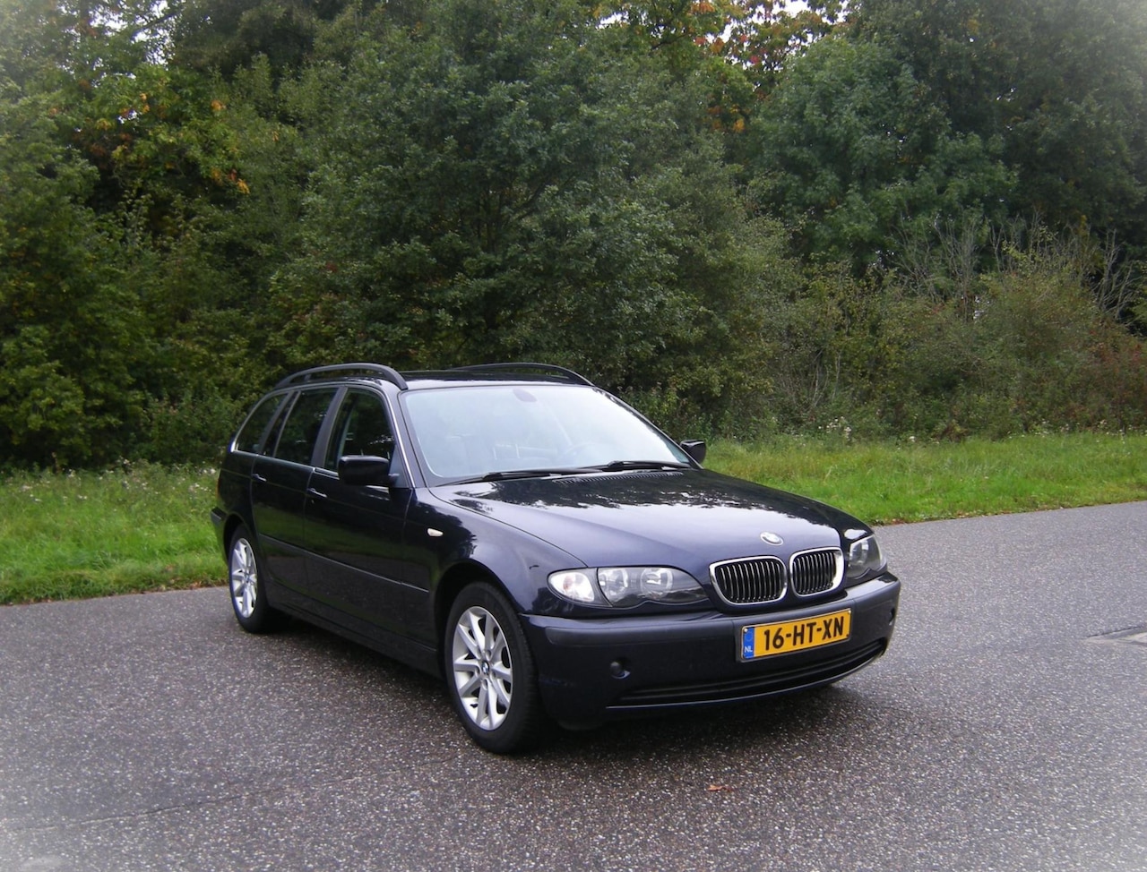 BMW 3-serie Touring - 325xi Executive . AUTOMAAT . Schuifdak . Leder . Cruiscontrol . Airco . enz - AutoWereld.nl