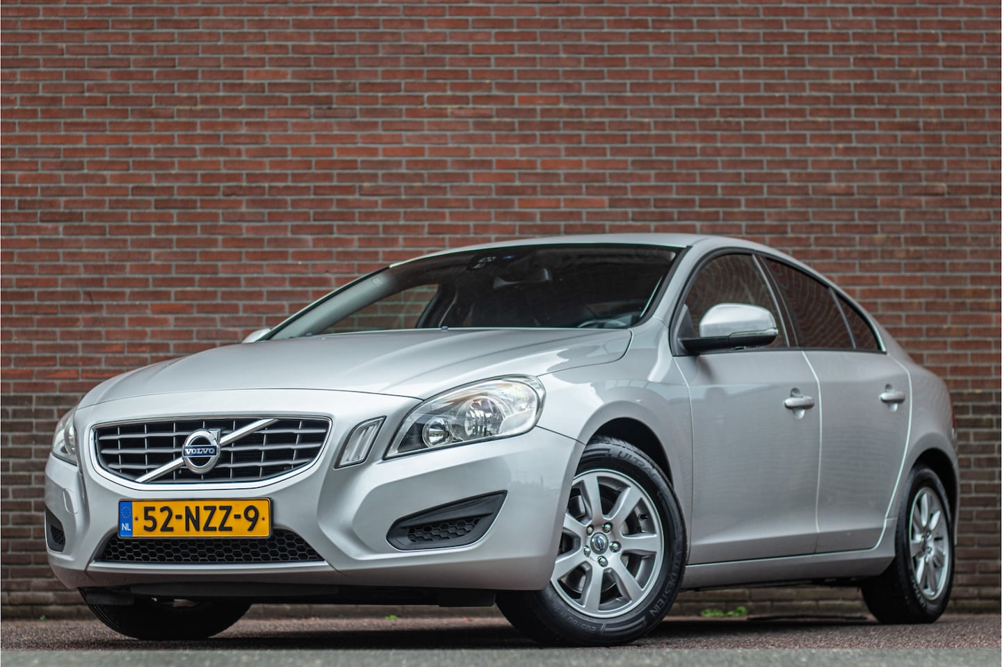 Volvo S60 - T3 Kinetic, Origineel NL, Navigatie, PDC, Trekhaak, Bluetooth, LED, Climate Control, Cruis - AutoWereld.nl