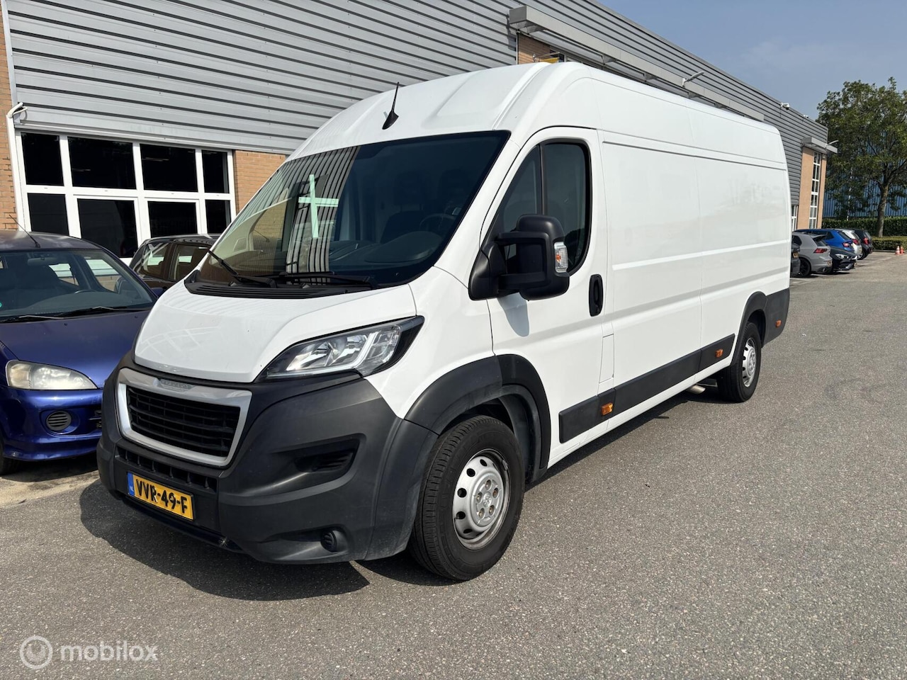 Peugeot Boxer - Bestel 435 2.2 BlueHDi 165 L4H3 Zwaar Premium - AutoWereld.nl