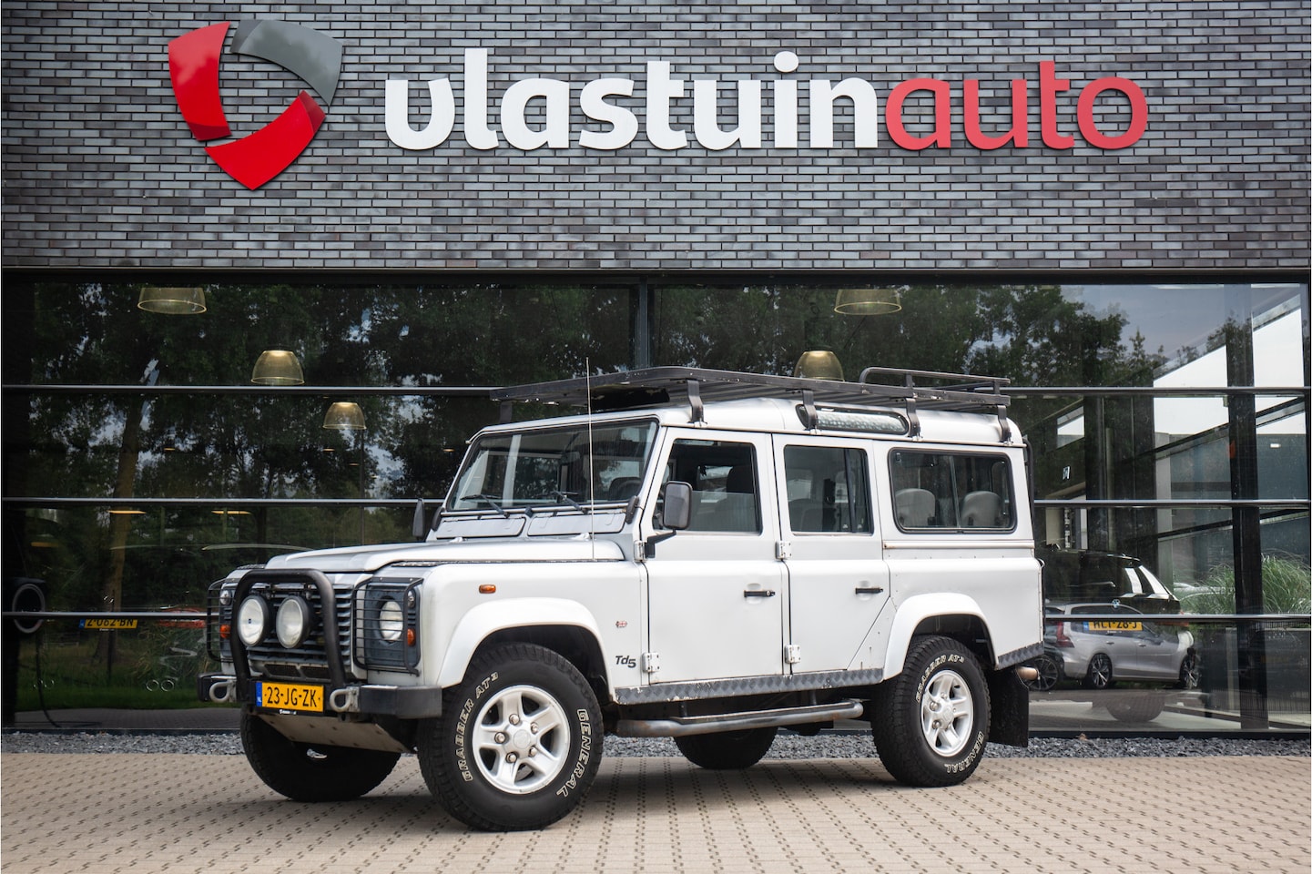 Land Rover Defender 110 - 2.5 Td5 County , 9 Persoons!, Origineel NL, Trekhaak - AutoWereld.nl