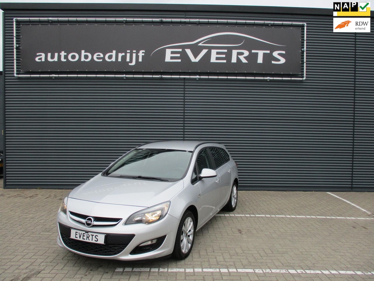 Opel Astra Sports Tourer - 1.4 Turbo Sport Apk 24-11-2026 zeer nette ruime goed rijdende auto nu zeer scherpe meeneem - AutoWereld.nl